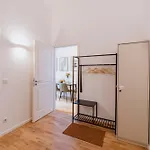 Homely - Chic Flat, View, Subway, Cafe, River