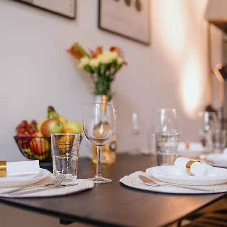 Homely - Chic Flat, View, Subway, Cafe, River Βερολίνο