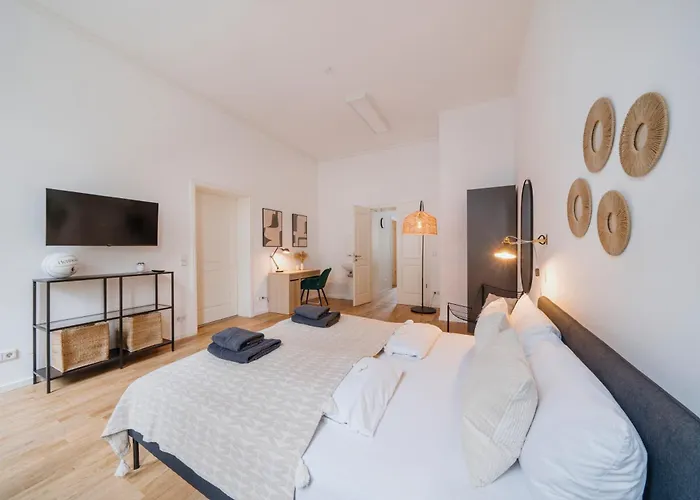 شقة Homely - Chic Flat, View, Subway, Cafe, River