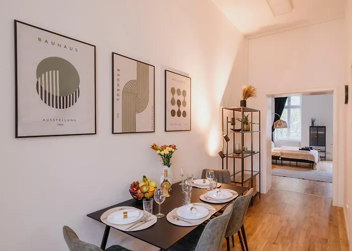 Homely - Chic Flat, View, Subway, Cafe, River Apartamento *