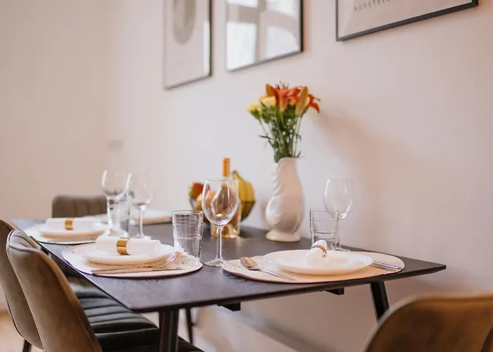 Homely - Chic Flat, View, Subway, Cafe, River شقة برلين