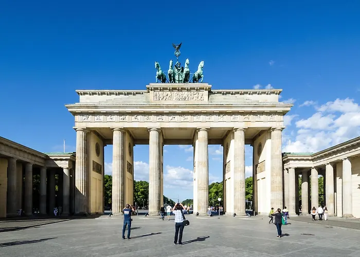 Homely - Chic Flat, View, Subway, Café, River