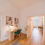 Homely - Chic Flat, View, Subway, Cafe, River Берлин