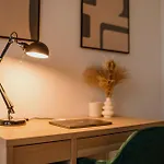 Homely - Chic Flat, View, Subway, Cafe, River Апартаменты Берлин