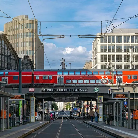Homely - Chic Flat, View, Subway, Cafe, River * Берлин