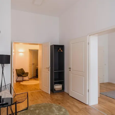 Homely - Chic Flat, View, Subway, Cafe, River * ברלין